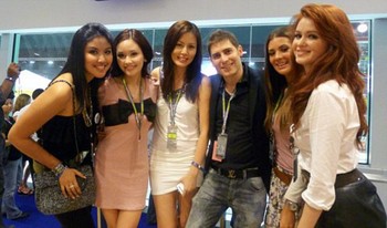 Saverin malah digosipkan sudah menikah dengan mantan Miss Singapura, Rachel Kum. Tapi ia membantahnya. (istimewa/asiatatler)