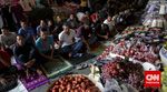 Salat Jumat di Lorong Kios Pasar Tanah Abang