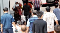 Para pengemis menyerbu Masjid Al-Bina Senayan.