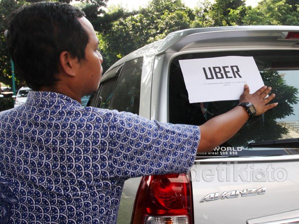 5 Sopir Taksi Uber Ditangkap Polisi