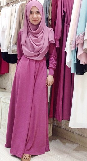 Bisnis Hijab, Mahasiswi Cum Laude Ini Raup Ratusan Juta Rupiah per Bulan
