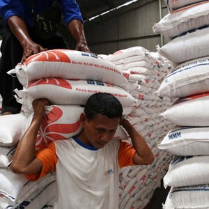 Bulog Kendalikan Harga Sembako, Jokowi Tak Mau Rakyat Dimanipulasi
