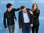 Nggak Jaim! Cara Delevingne Berpose Kocak di London