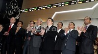 Saham PT Merdeka Copper Gold Tbk sempat mencapai titik tertinggi di Rp 2.530 per lembar, dengan posisi terendah di Rp 2.245 per lembar. Sebanyak 77.746 lot sahamnya diperdagangkan 1.223 kali senilai Rp 18,3 miliar.