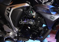Mesin Yamaha Byson kini sudah mengusung injeksi dan ada sedikit penurunan kapasitas dibanding yang terdahulu. Jika model lama 150 cc, maka model baru ini memiliki kapasitas 149 cc.