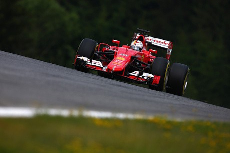 Vettel Tercepat di Latihan Bebas Kedua