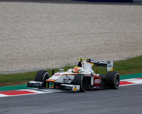 Start dari Posisi Lima di Feature Race, Rio Haryanto Bertekad Naik Podium Lagi
