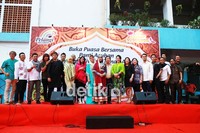 cara tersebut juga diramaikan oleh kehadiran penyanyi dan band dari Pelangi Records lainnya, di antaranya, band Angkasa, Kalimaya, Duo Serigala, Roro Fitria dan Bian.     