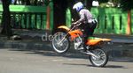 Mengintip Polwan Latihan Mengendarai Moge dan Trail