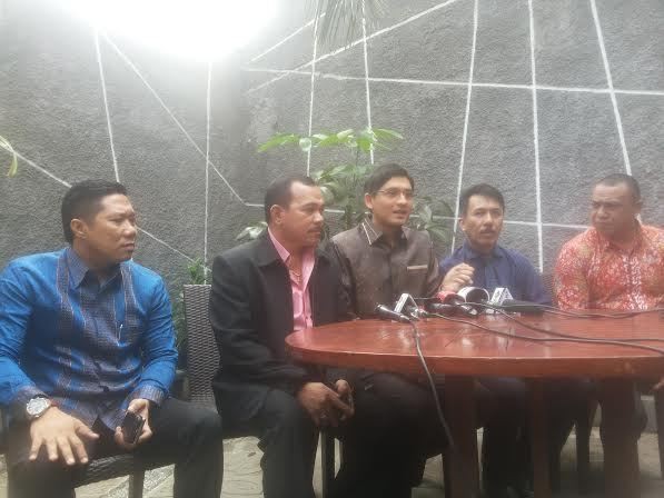 Diperas, Lucky Terpaksa Pinjam Uang US $ 3 Ribu dan Rp 10 Juta ke Keluarga