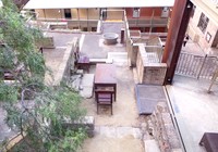 Di belakangnya, ada Foundation Park yang merupakan bekas rumah dari akhir abad 17. Sisa bangunannya dibuat lengkap dengan informasi yang dicantumkan di sekitar sana (Shafa/detikTravel)
