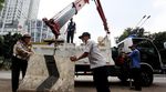 Dishub Pasang Pembatas Jalan di Jl. Sudirman