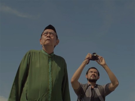 Oka Antara Mencari Hilal