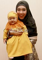 Gemes! Anak Oki Setiana Dewi Cute Berhijab
