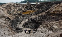 Para penambang timah ilegal tak hanya beraksi di darat dan laut. Mereka pun menge‎kploitasi tambang-tambang yang ada di hutan lindung dan hutan konservasi. Hal ini sudah pasti membuat hutan rusak. Istimewa/dok PT Timah.