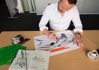 Seorang desainer BMW tengah merancang desain interior Seri 7. Pool/dok BMW.
