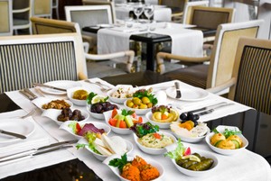 Ada Beragam Pilihan Makanan Berbuka Halal di New York Saat Ramadan