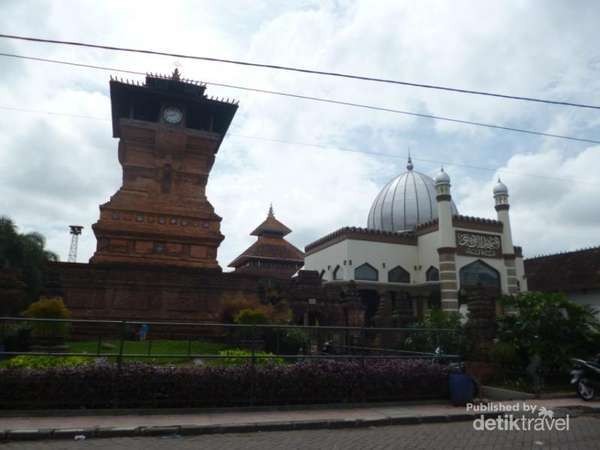 Catat! 4 Masjid Peninggalan Wali Songo di Pulau Jawa