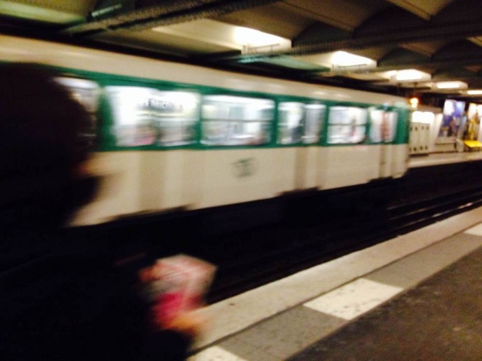 Begini Rasanya Naik Kereta di Paris