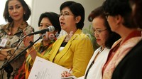 Menurut Pansel KPK, pemunduran waktu pendaftaran ini dilakukan untuk memberikan keluasan waktu bagi para pendaftar untuk melengkapi syarat administrasi, termasuk penulisan makalah.