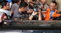 Jero sempat menjalani pemeriksaan selama 4 jam. Dia selesai menjalani pemeriksaan sekitar pukul 15.00 WIB.
