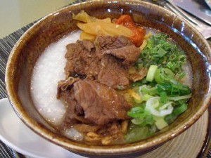 Buat Bubur Praktis dengan Topping Tempe hingga Seafood untuk Sahur