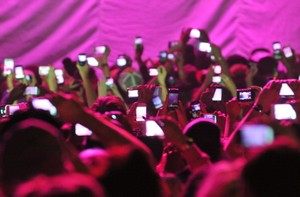 Samsung Raja Global, Evercoss Jawara Lokal