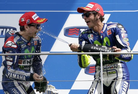 Rossi Bertekad Amankan Posisi Puncak dari Kejaran Lorenzo