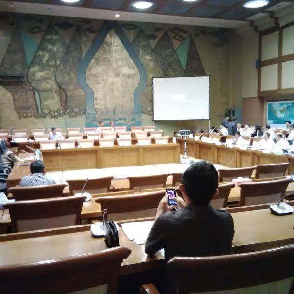 Rapat dengan Menteri ESDM, Hanya 6 Anggota DPR Hadir