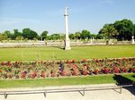 Santai di Taman Paling Indah di Paris
