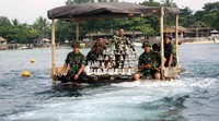 Penanaman terumbu karang ini melibatkan 70 prajurit. Ist/Dispen Kormar.