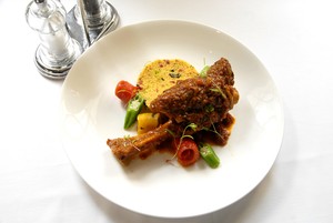 Sop Buntut dan Roasted Chicken, Hidangan Buka Puasa Spesial di LAvenue