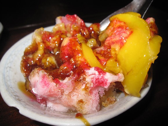 Segar Dingin Kakigori dan Es Pisang Ijo yang Enak untuk Berbuka Puasa (1)