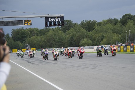 MotoGP Ceko 2015 Diragukan Bisa Digelar, Penjualan Tiket Dihentikan