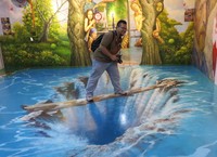 Ada pula lukisan yang membuat Anda serasa sedang menyeberangi pusaran air. Dengan angle yang pas, cekrek! Jadilah foto keren (Hany/detikTravel)