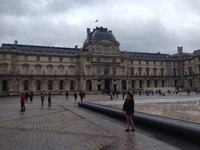Museum ini berada di dalam Istana Louvre yang dibangun pada akhir abad ke-12, di bawah perintah Raja Philip II (Wahyu Daniel/detikTravel)