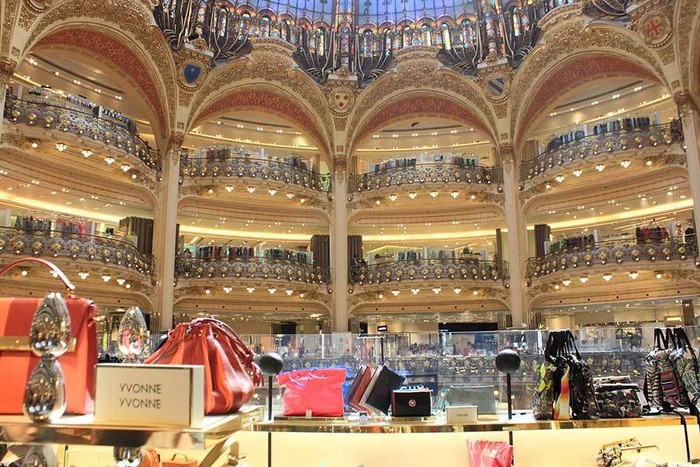 Belanja Mewah di Galeries Lafayette Bisa Pakai Rupiah!