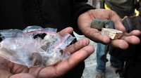 Ribuan potongan batu akik baik masih berupa bahan maupun sudah jadi merupakan sumbangan berbagai komunitas dan pedagang batu akik di Yogyakarta.
