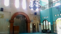 Pembangunan masjid ini berawal dari wakaf seorang pedagang batik dari Karangkajen, Yogyakarta. Awalnya masjid terletak di sebelah selatan kampung Jokogkariyan, namun seiring berjalannya waktu, takmir masjid pertama yakni Ustadz Amin Said mengusulkan untuk memindahkan masjid ke tengah kampung.