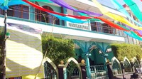 Di Islamic Center Masjid Jogokariyan inilah segala kegiatan pelayanan jamaah banyak dilakukan. Ada 28 divisi yang bekerja. Di antaranya biro klinik, biro kaut, dan komite aksi untuk umat.