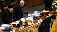 Menteri Keuangan Bambang Brodjonegoro menyapa peserta rapat. Pool/Lamhot Aritonang/detikFoto.