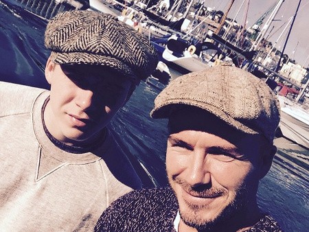 Mark Wahlberg Reunian bareng NKOTB, Intip Keakraban David dan Brooklyn Beckham