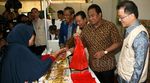 Mendag Gobel 'Jualan' Sembako