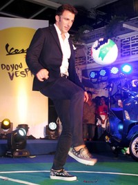 Del Piero unjuk kebolehan mengolah si kulit bundar. Ist/Piaggio.