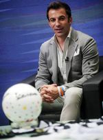Del Piero Lelang Vespa untuk Amal