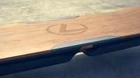 Meski bentuknya sebuah papan, namun desainnya tetap mencirikan khas Lexus, mulai dari spindle grille, dan material berteknologi tinggi namun alami, misalnya bambu tadi. Ist/Lexus.