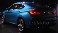 Sementara all new BMW X6M merupakan perpaduan antara desain kendaraan coupe yang atletis dan DNA motor sport khas kendaraan BMW M. Gabungan teknologi kendaraan sport yang ekspresif dengan desain BMW X coupe yang emosional merepresentasikans ebuah kendaraan Sport Activity Coupe dengan desain elegan dan dinamis.