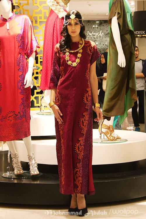 Alleira Fascinating Ramadhan. Ramadhan Trunk Show 2015 at Galeries Lafayette. Pasific Place. Jakarta. [Foto: Mohammad Abduh/Wolipop]