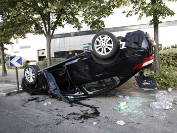     Mobil UberPop yang menjadi korban amarah sopir taksi. (reuters)