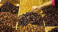 Kurma ini dijual dengan harga bervariasi, mulai dari Rp 30 ribu hingga Rp 50 ribu perkilonya.